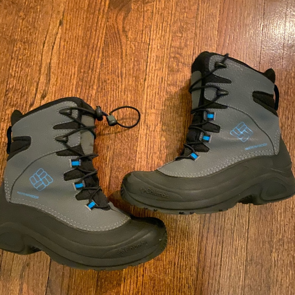 Columbia Big Kid Boot. Size 5